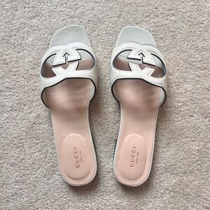 Preowned Gucci slippers size 38